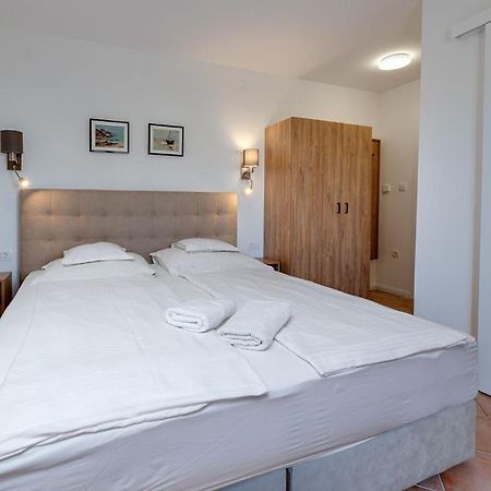 Bed & Breakfast Dosen II Baska  Luaran gambar