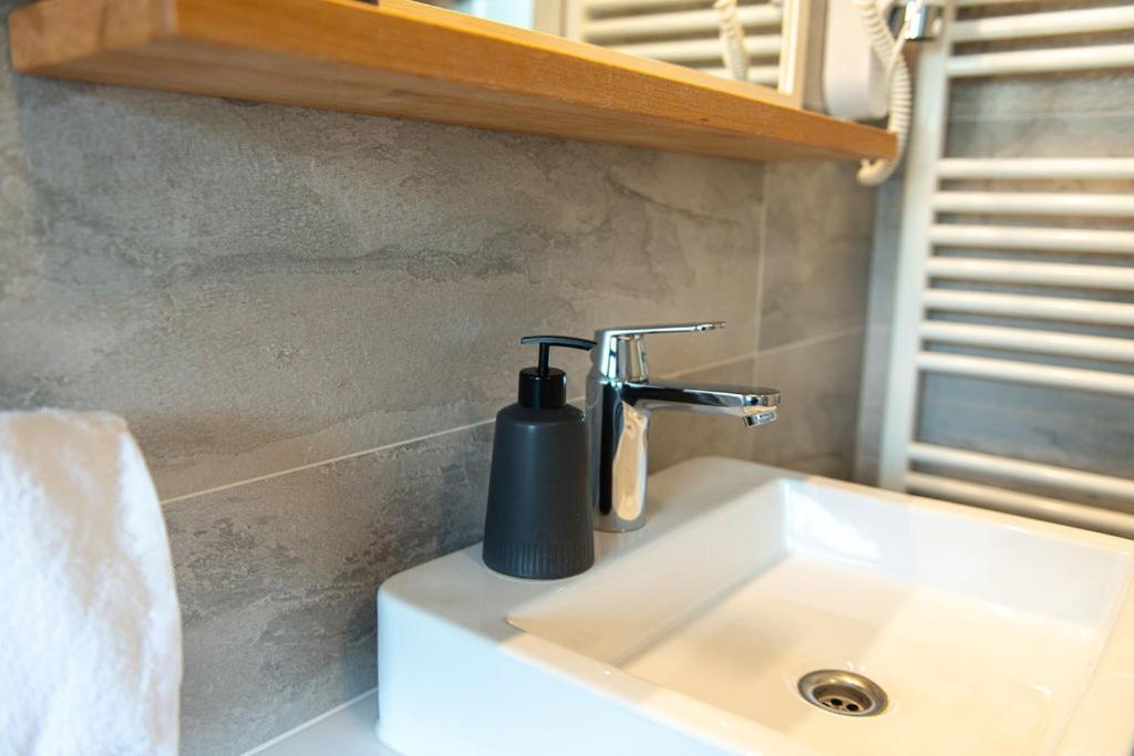 Bed & Breakfast Dosen II Baska  Luaran gambar