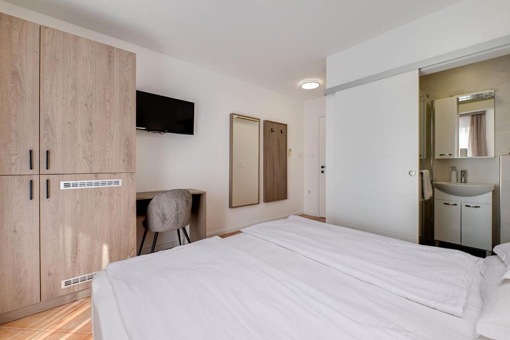 Bed & Breakfast Dosen II Baska  Luaran gambar
