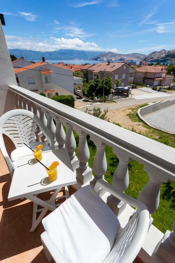 Bed & Breakfast Dosen II Baska  Luaran gambar